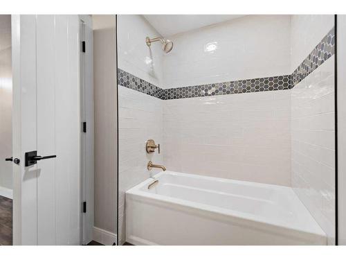 57 Larratt Close, Red Deer, AB - Indoor Photo Showing Bathroom