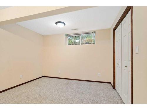 9 Lanterman Close, Red Deer, AB - Indoor Photo Showing Other Room