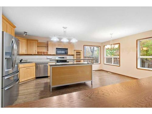 9 Lanterman Close, Red Deer, AB - Indoor Photo Showing Kitchen