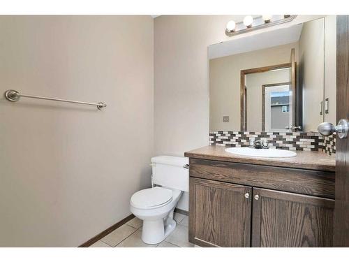 4944 Westbrooke Road, Blackfalds, AB - Indoor Photo Showing Bathroom