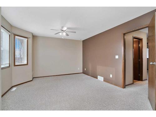 4944 Westbrooke Road, Blackfalds, AB - Indoor Photo Showing Other Room