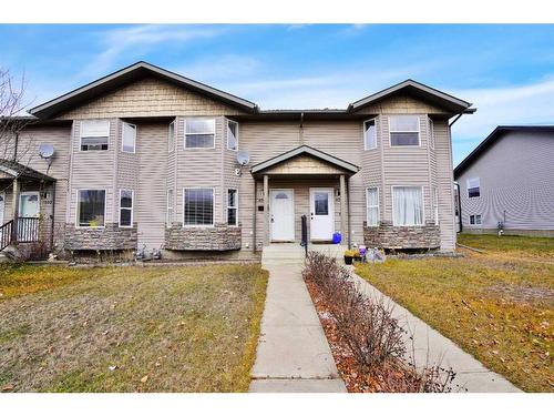 4944 Westbrooke Road, Blackfalds, AB - Outdoor With Facade