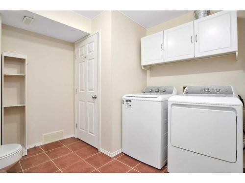 4944 Westbrooke Road, Blackfalds, AB - Indoor Photo Showing Laundry Room