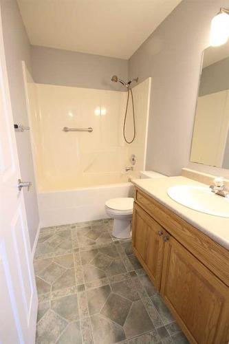 3705 46 Avenue, Lloydminster, SK - Indoor Photo Showing Bathroom