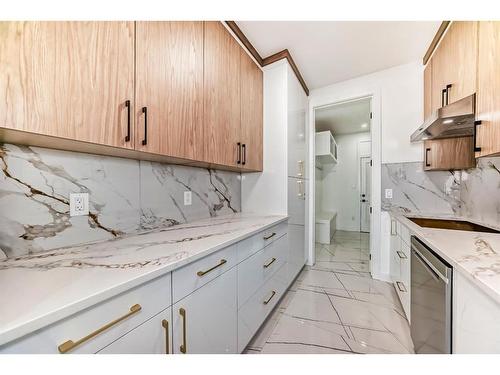 2916 1 Avenue, Edmonton, AB - Indoor Photo Showing Kitchen