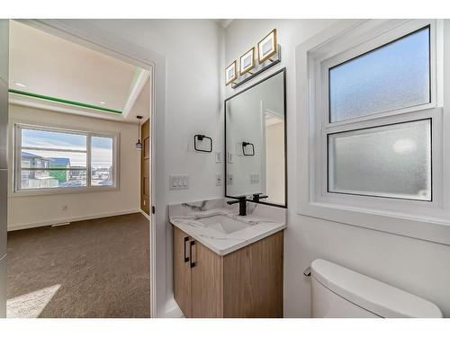 2916 1 Avenue, Edmonton, AB - Indoor Photo Showing Bathroom