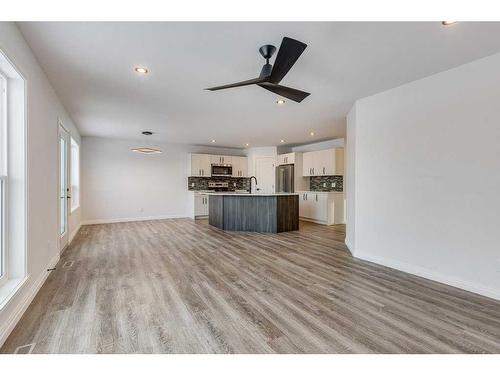 5032 59 Street, Innisfail, AB - Indoor Photo Showing Kitchen