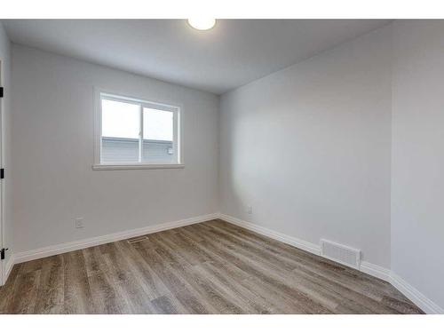 5032 59 Street, Innisfail, AB - Indoor Photo Showing Other Room