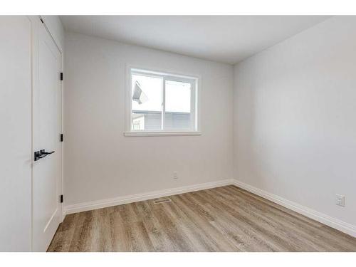 5032 59 Street, Innisfail, AB - Indoor Photo Showing Other Room