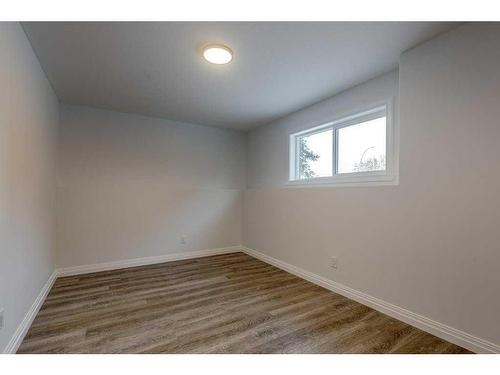 5032 59 Street, Innisfail, AB - Indoor Photo Showing Other Room