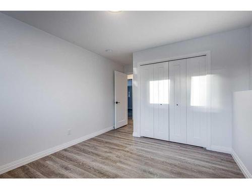 5032 59 Street, Innisfail, AB - Indoor Photo Showing Other Room