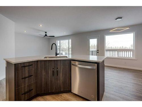 5032 59 Street, Innisfail, AB - Indoor Photo Showing Kitchen