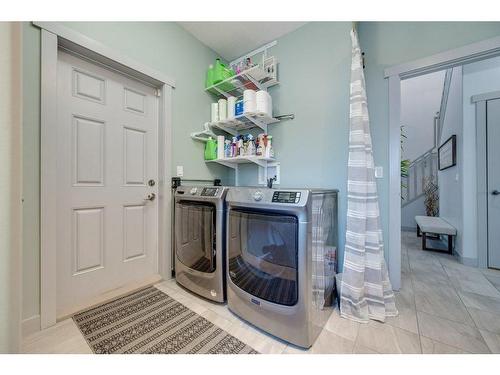 73 Chinook Street, Blackfalds, AB - Indoor Photo Showing Laundry Room