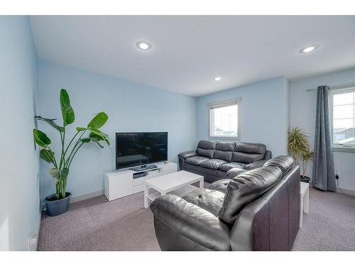 73 Chinook Street, Blackfalds, AB - Indoor Photo Showing Living Room