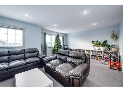 73 Chinook Street, Blackfalds, AB - Indoor Photo Showing Living Room