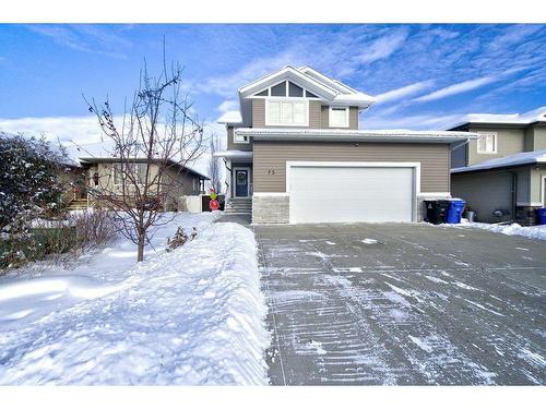 73 Chinook Street, Blackfalds, AB - Outdoor With Facade