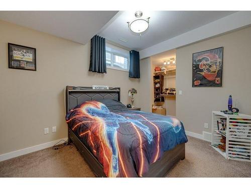 73 Chinook Street, Blackfalds, AB - Indoor Photo Showing Bedroom