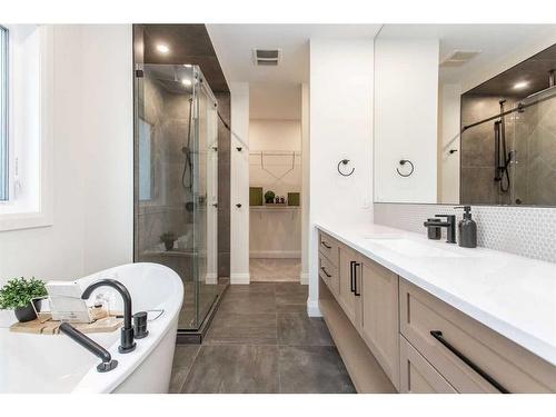 34 Longmire Close, Red Deer, AB - Indoor Photo Showing Bathroom