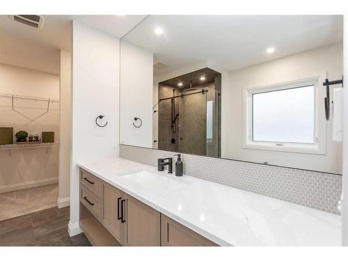 34 Longmire Close, Red Deer, AB - Indoor Photo Showing Bathroom