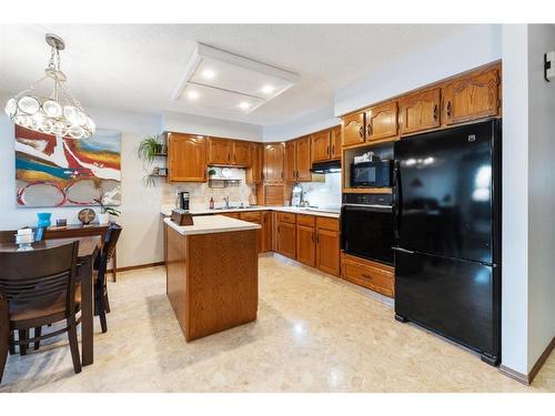 8 Ramsey Close, Red Deer, AB - Indoor Photo Showing Kitchen