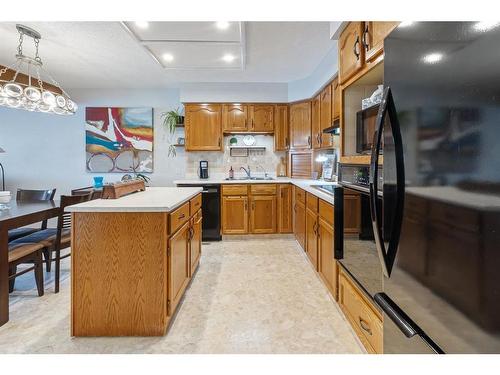 8 Ramsey Close, Red Deer, AB - Indoor Photo Showing Kitchen