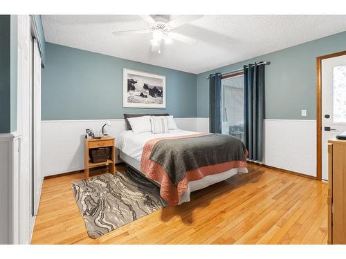 8 Ramsey Close, Red Deer, AB - Indoor Photo Showing Bedroom