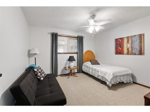 8 Ramsey Close, Red Deer, AB - Indoor Photo Showing Bedroom