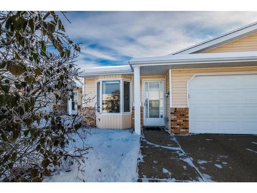 8 Ramsey Close, Red Deer, AB - Outdoor