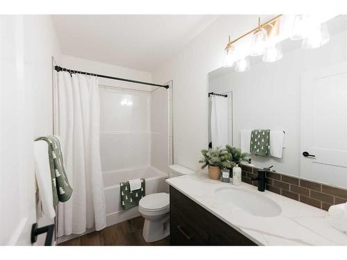 D-20 Evergreen Way, Red Deer, AB - Indoor Photo Showing Kitchen With Double Sink With Upgraded Kitchen