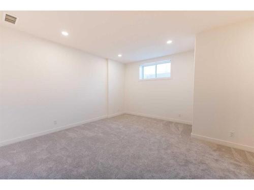 D-20 Evergreen Way, Red Deer, AB - Indoor Photo Showing Bedroom