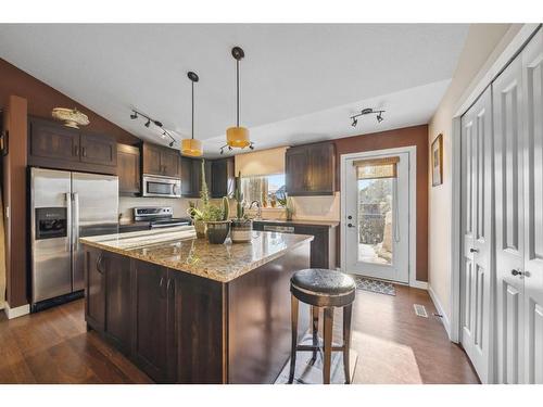 147 Webster Drive, Red Deer, AB - Indoor Photo Showing Kitchen With Stainless Steel Kitchen With Upgraded Kitchen