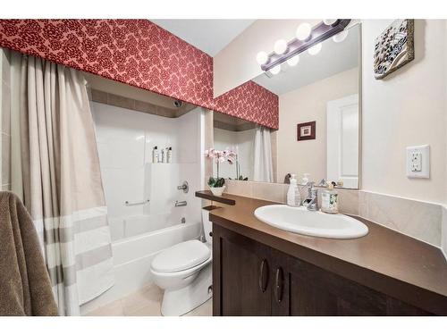 147 Webster Drive, Red Deer, AB - Indoor Photo Showing Bathroom