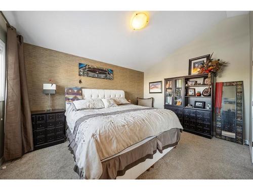 147 Webster Drive, Red Deer, AB - Indoor Photo Showing Bedroom