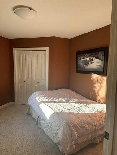 147 Webster Drive, Red Deer, AB - Indoor Photo Showing Bedroom