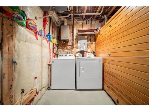 147 Webster Drive, Red Deer, AB - Indoor Photo Showing Laundry Room