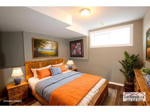 3 Lincoln Street, Sylvan Lake, AB - Indoor Photo Showing Laundry Room