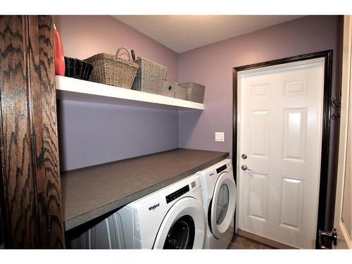 3 Lincoln Street, Sylvan Lake, AB - Indoor Photo Showing Bathroom