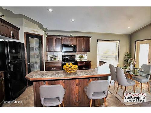 3 Lincoln Street, Sylvan Lake, AB - Indoor Photo Showing Kitchen