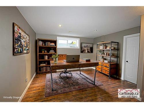 3 Lincoln Street, Sylvan Lake, AB - Indoor Photo Showing Bedroom