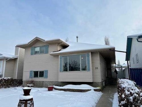 35 Edgington Ave, Red Deer, AB - Outdoor