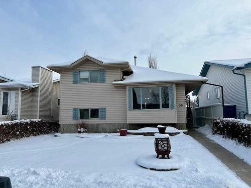 35 Edgington Ave, Red Deer, AB - Outdoor