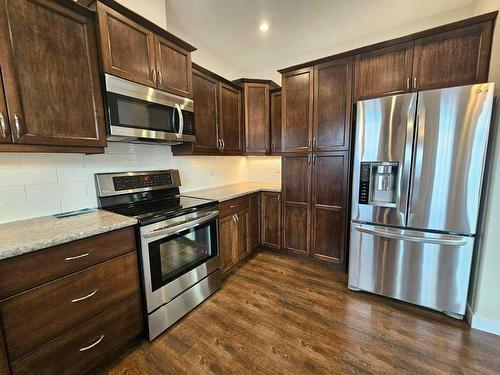 130-116 6 Avenue Ne, Slave Lake, AB - Indoor Photo Showing Kitchen