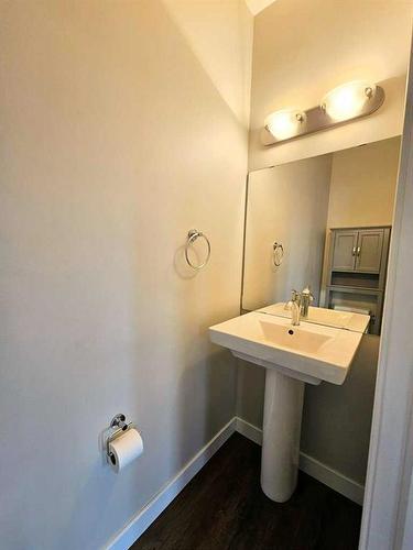 130-116 6 Avenue Ne, Slave Lake, AB - Indoor Photo Showing Bathroom