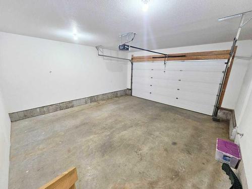 130-116 6 Avenue Ne, Slave Lake, AB - Indoor Photo Showing Garage