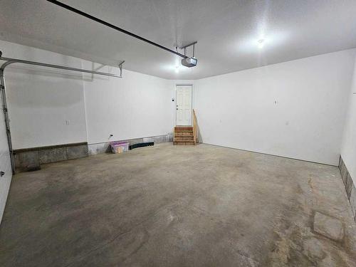 130-116 6 Avenue Ne, Slave Lake, AB - Indoor Photo Showing Garage