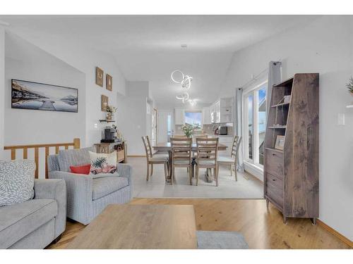 6007 50A Street, Ponoka, AB - Indoor Photo Showing Living Room