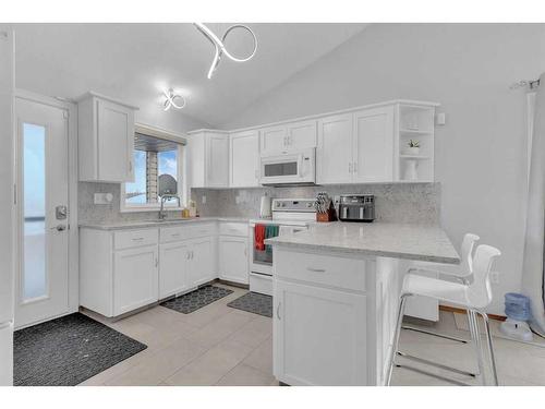 6007 50A Street, Ponoka, AB - Indoor Photo Showing Kitchen