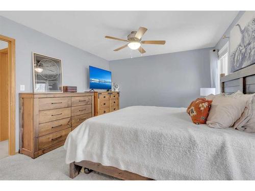 6007 50A Street, Ponoka, AB - Indoor Photo Showing Bedroom