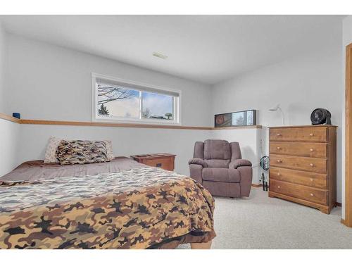 6007 50A Street, Ponoka, AB - Indoor Photo Showing Bedroom