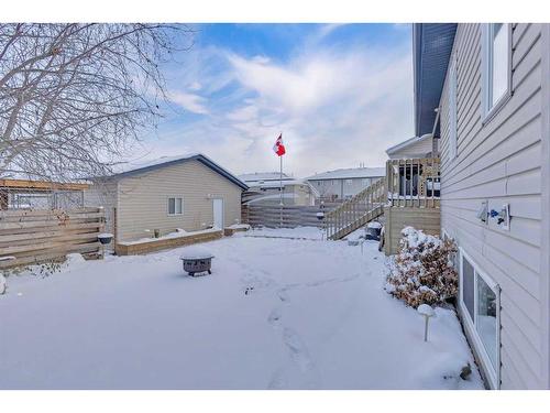 6007 50A Street, Ponoka, AB - Outdoor